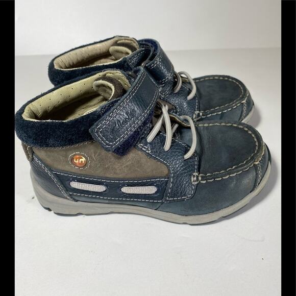 CLARKS BOYS UNSTRUCTURED BOOT SIZE 10 - Picture 1 of 5